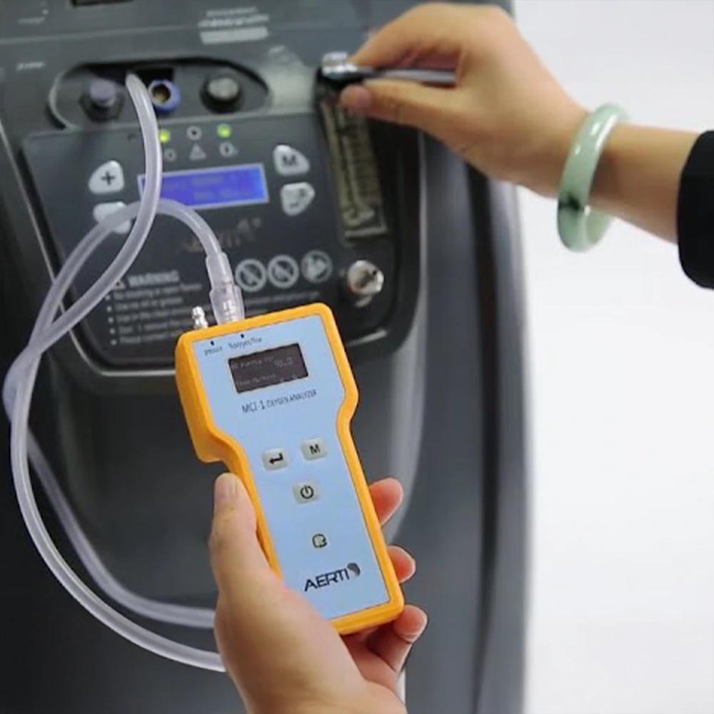 MCI-1 kyslíkový analyzátor – displej a detail přístroje