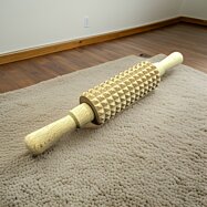 Dřevěný oboustranný masážní váleček na celé tělo - malý, 28 x 12 x 4,5 cm