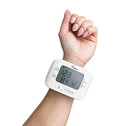 Digitální tlakomer na zápěstí s LCD displejem a pamětí měření CE