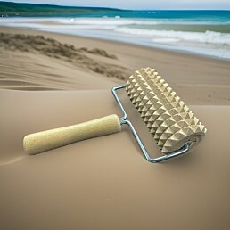 Dřevěný masážní ruční akupresurní váleček, 19 x 12 x 6 cm