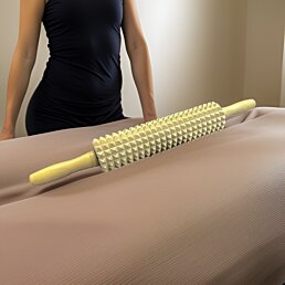 Dřevěný obouruční masážní váleček na celé tělo - velký, 45 x 25 x 7 cm