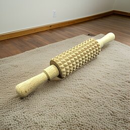 Dřevěný oboustranný masážní váleček na celé tělo - malý, 28 x 12 x 4,5 cm