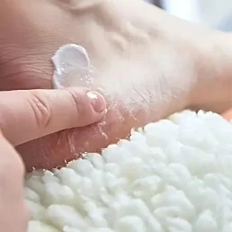 Krém na tělo s 10 % urey – péče o suchou a drsnou pokožku - 250 ml - Náhled