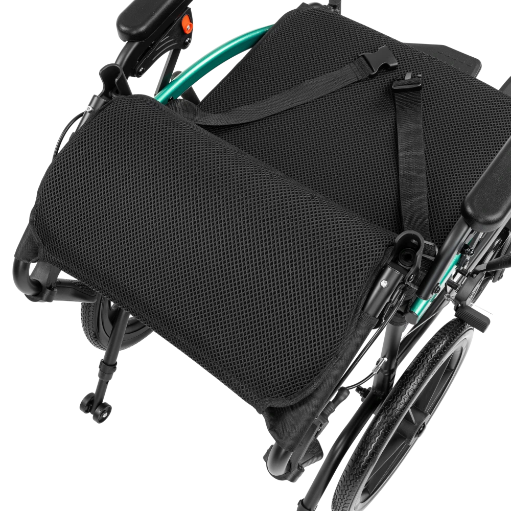 Invalidní vozík ACTIV-TIM – detail podnoží a uchycení kol