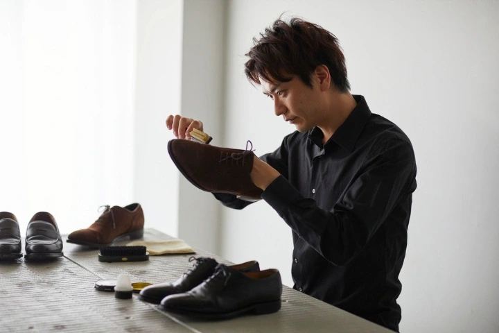 Čisté boty se vám kromě reprezentativního vzhledu odvděčí delší životností a výrazně vyšší hygienickou úrovní.